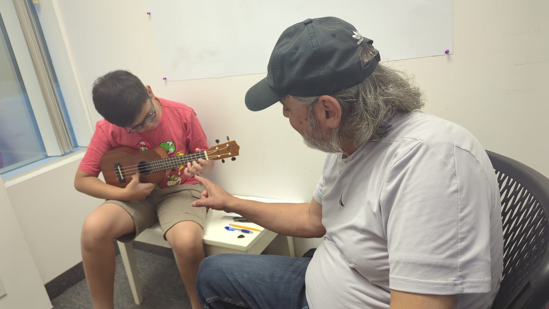 Ukulele Lesson at La Majeur School of Music