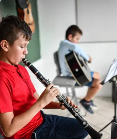 chamber-music-class-by-clarinet-and-guitar-student